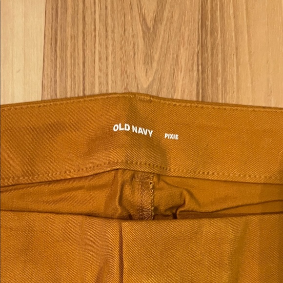 Old Navy New Stylish mustard yellow pants.
Plus size tall size 20. - Picture 3 of 6